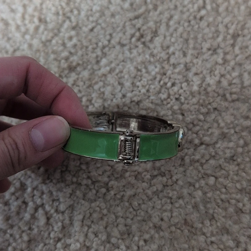 Formash Green Clasp Bracelet